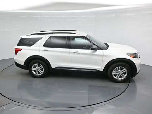 Certified 2023 Ford Explorer XLT RWD image 52