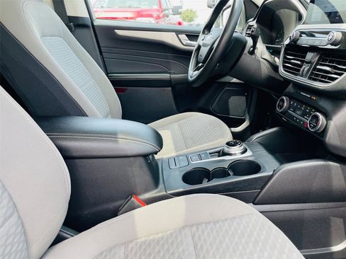 Used 2021 Ford Escape SE w/ SE Sport Appearance Package FWD image 19