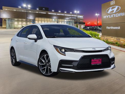 Used 2021 Toyota Corolla SE FWD image 3