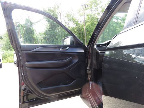 Used 2023 Jeep Grand Cherokee L Laredo w/ Luxury Tech Group I AWD/4WD image 9
