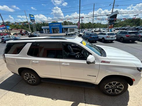 Used 2024 Chevrolet Tahoe Z71 w/ Luxury Package AWD/4WD image 7