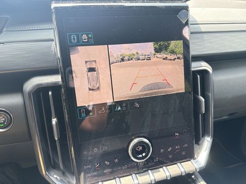 New 2026 GMC Acadia AT4 w/ Luxury Package AWD/4WD image 16
