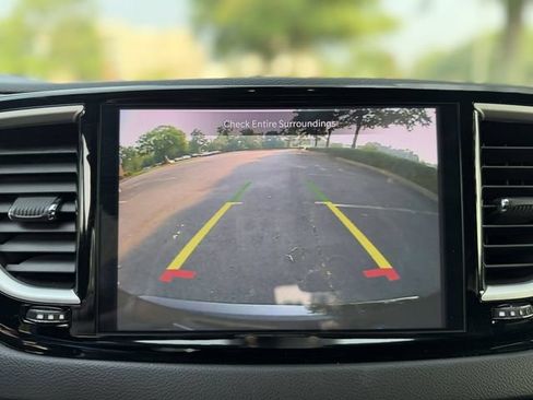 Used 2025 Chrysler Pacifica Select FWD image 20