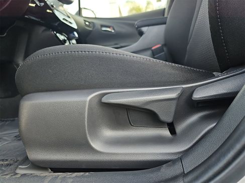 Used 2022 Toyota Prius L Eco image 29