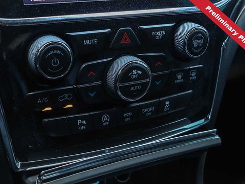 Used 2019 Jeep Grand Cherokee Overland AWD/4WD image 18