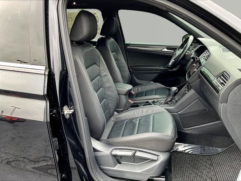 Used 2020 Volkswagen Tiguan SEL Premium R-Line AWD/4WD image 29