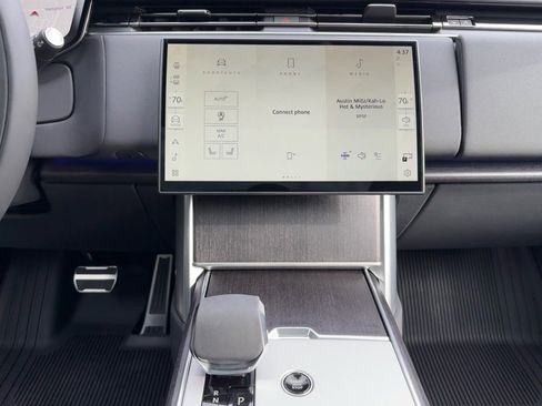 New 2025 Land Rover Range Rover SE image 17