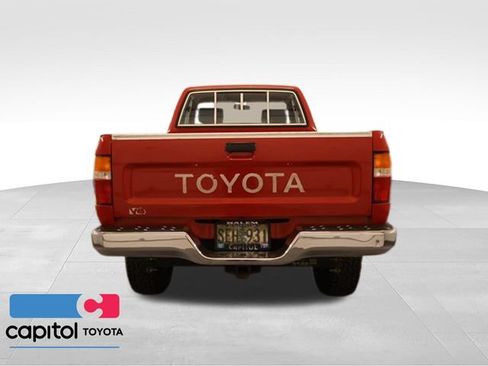 Used 1992 Toyota Pickup Deluxe AWD/4WD image 3