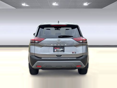 Used 2023 Nissan Rogue SV image 10