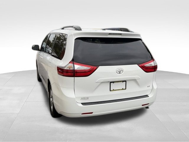 Used 2016 Toyota Sienna LE FWD image 29