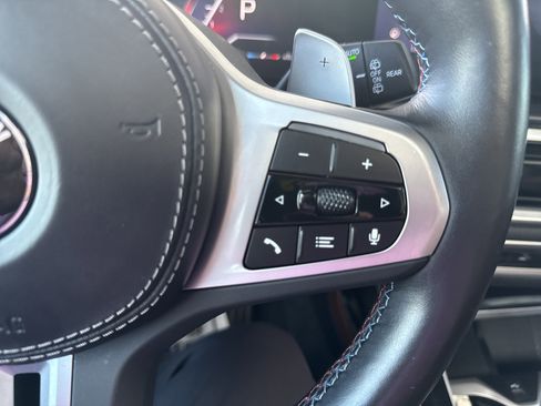 Used 2023 BMW X7 M60i image 24