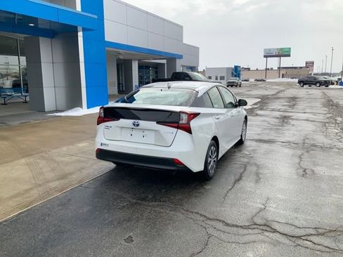 Used 2019 Toyota Prius LE image 7
