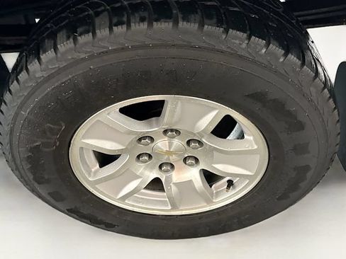 Used 2018 Chevrolet Silverado 1500 LT w/ All Star Edition AWD/4WD image 30
