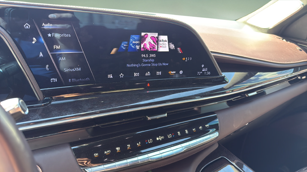 Certified 2024 Cadillac Escalade ESV Sport Platinum w/ LPO, ONYX Package AWD/4WD image 42
