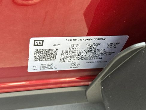 Certified 2025 Chevrolet Trax LT image 29