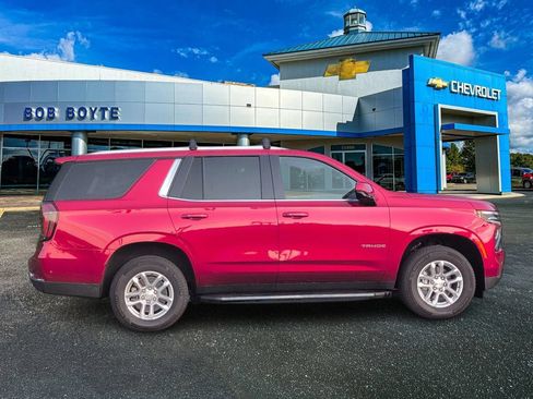 Used 2025 Chevrolet Tahoe LS AWD/4WD image 2