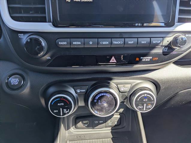 Certified 2025 Hyundai Venue Limited FWD image 20