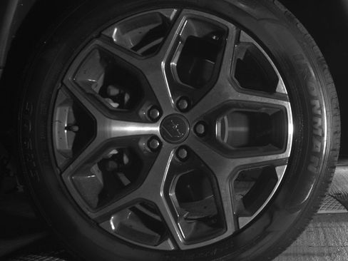 Used 2025 Jeep Compass Limited image 14