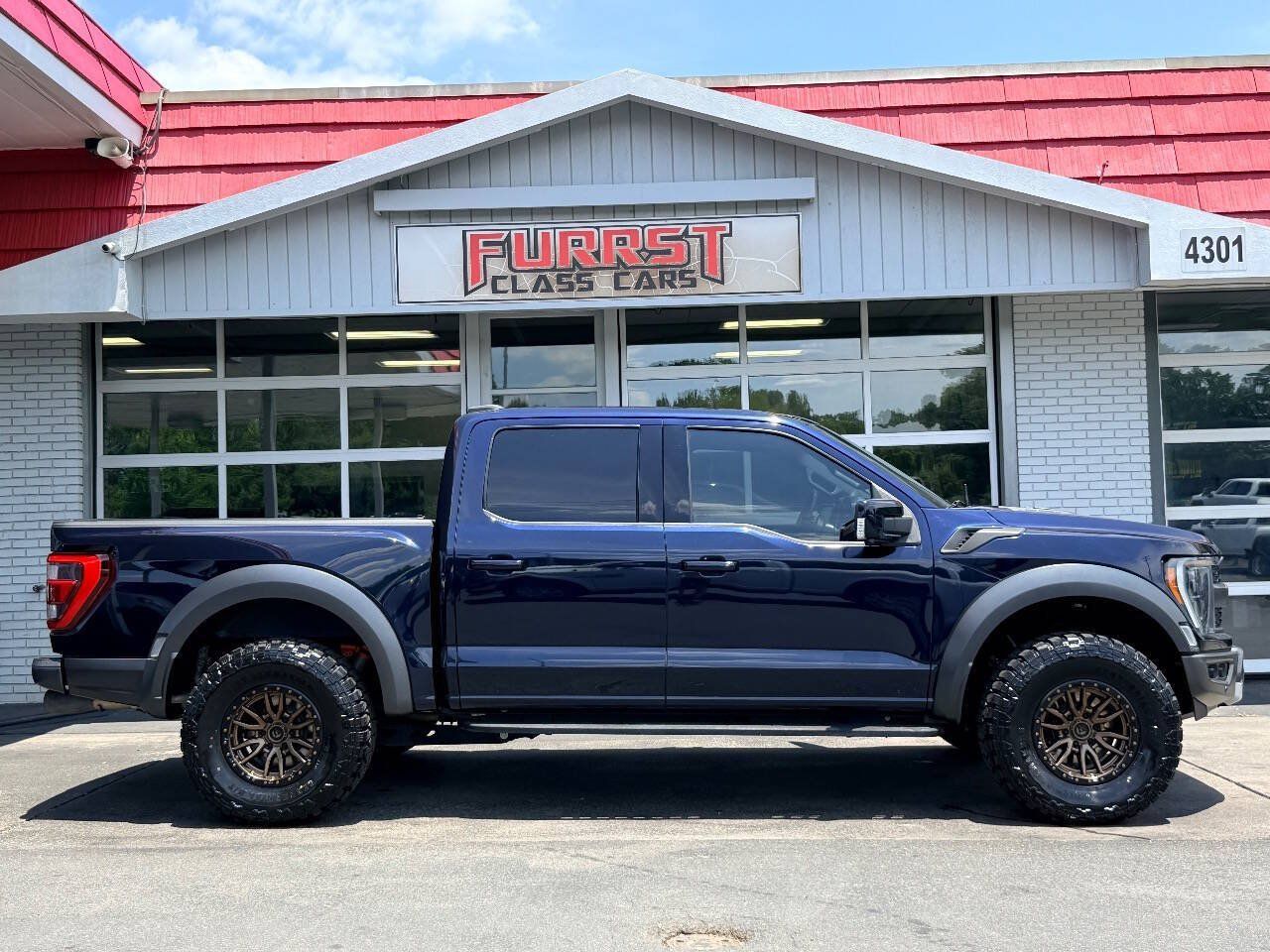 Used 2022 Ford F150 Raptor w/ Equipment Group 801A High AWD/4WD image 2