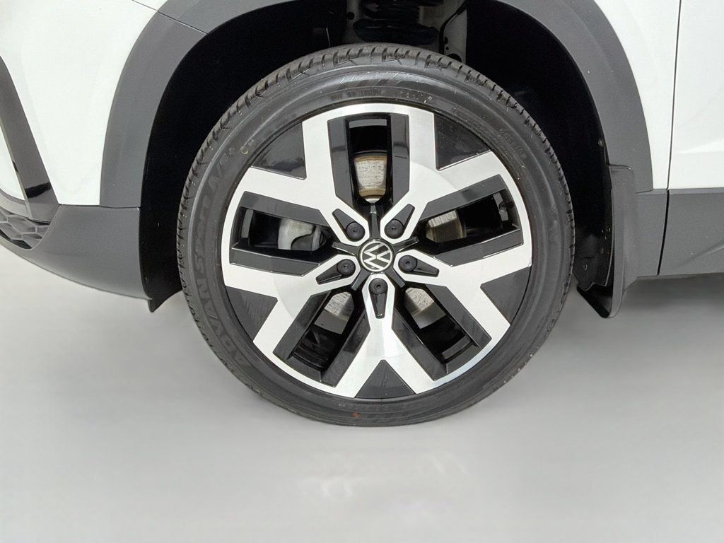 Used 2022 Volkswagen Taos SEL AWD/4WD image 32