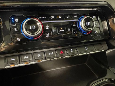 Certified 2024 GMC Sierra 1500 AT4 w/ Technology Package AWD/4WD image 35