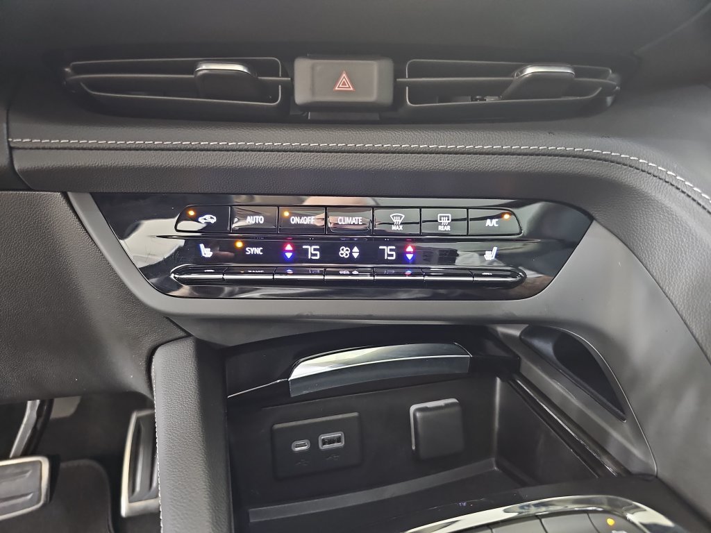 Certified 2023 Buick Envision Essence w/ Sport Touring Package AWD/4WD image 28