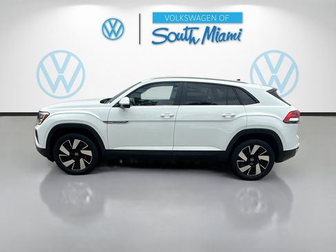 Certified 2024 Volkswagen Atlas Cross Sport SE FWD image 4