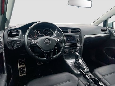 Used 2018 Volkswagen Golf Alltrack S image 23