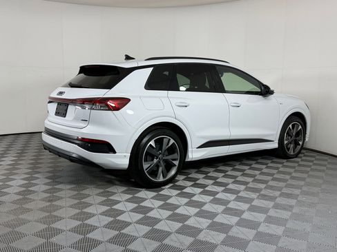 Used 2024 Audi Q4 e-tron Prestige image 8