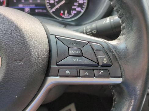 Used 2022 Nissan Sentra SV w/ Lighting Package FWD image 19