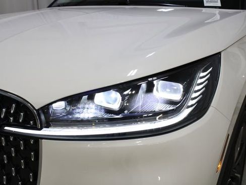 New 2026 Lincoln Aviator Reserve AWD/4WD image 32