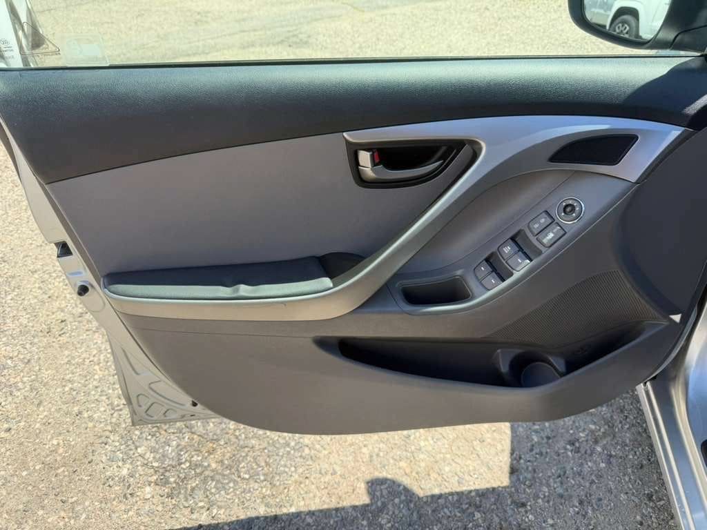Used 2013 Hyundai Elantra GLS FWD image 10