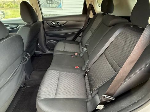 Used 2018 Nissan Rogue SV AWD/4WD image 11