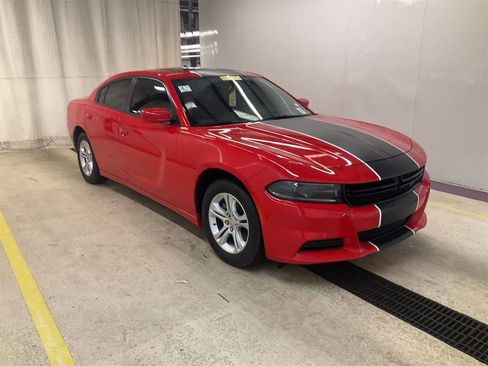 Used 2022 Dodge Charger SXT w/ Leather Interior Group RWD image 2