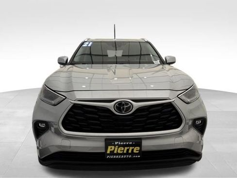 Used 2021 Toyota Highlander XLE image 8