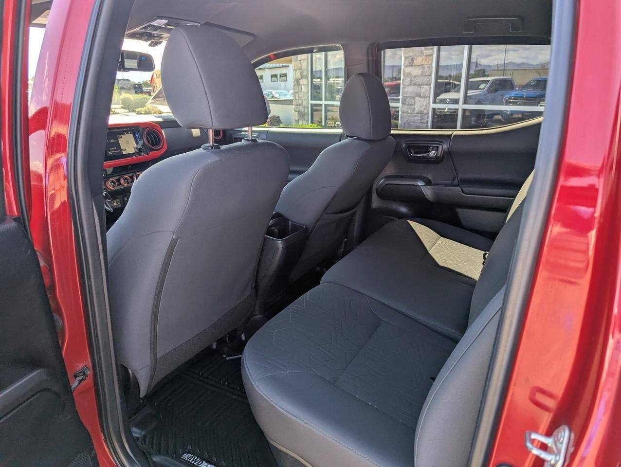 Used 2017 Toyota Tacoma TRD Off-Road w/ Tow Package (A/T) AWD/4WD image 21