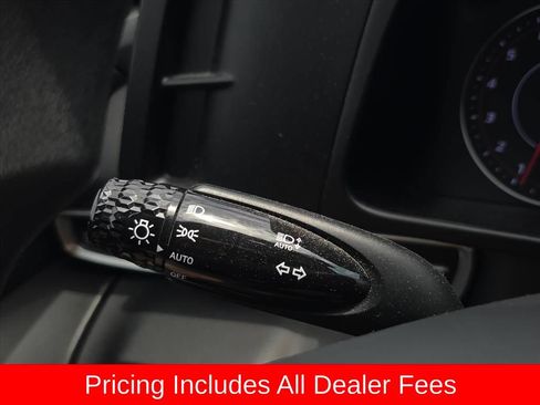 Used 2023 Hyundai Elantra SEL FWD image 21