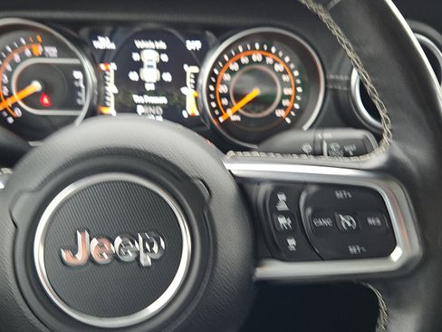 Used 2020 Jeep Gladiator Overland image 22