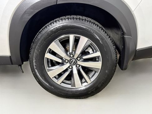 Used 2024 Nissan Pathfinder SL AWD/4WD image 26