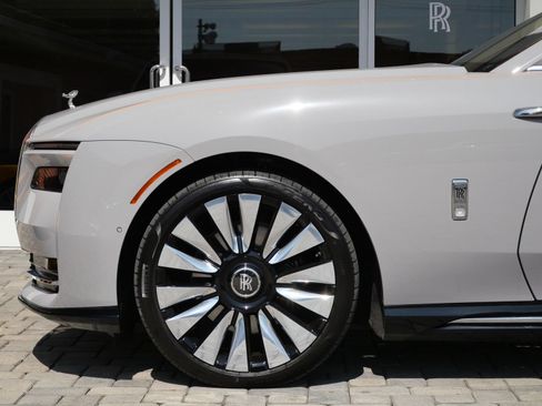 Certified 2024 Rolls-Royce Spectre w/ Leather Finishing Pack AWD/4WD image 12