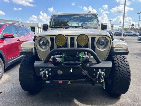Used 2022 Jeep Gladiator Overland w/ Trailer Tow Package AWD/4WD image 6