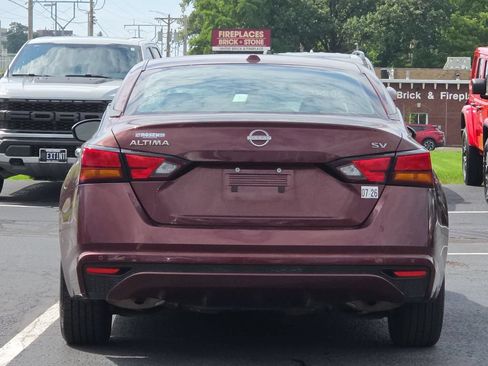 Used 2024 Nissan Altima 2.5 SV FWD image 4