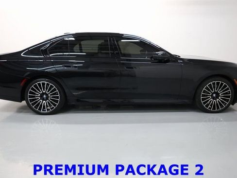 Used 2024 BMW 760i xDrive w/ Executive Package AWD/4WD image 10