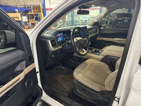 Used 2022 Ford Expedition Max XLT AWD/4WD image 7