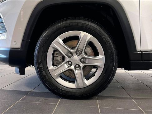 Used 2023 Jeep Compass Latitude w/ Convenience Group AWD/4WD image 7