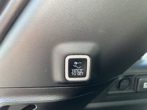 Certified 2025 Jeep Grand Cherokee Limited w/ Black Appearance Package image 13