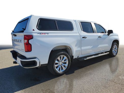 Used 2020 Chevrolet Silverado 1500 Custom w/ Custom Value Package image 4