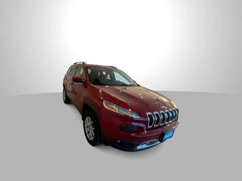 Used 2017 Jeep Cherokee Latitude w/ Safety/Convenience Group image 2