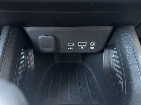 Used 2023 Chevrolet TrailBlazer RS FWD image 24