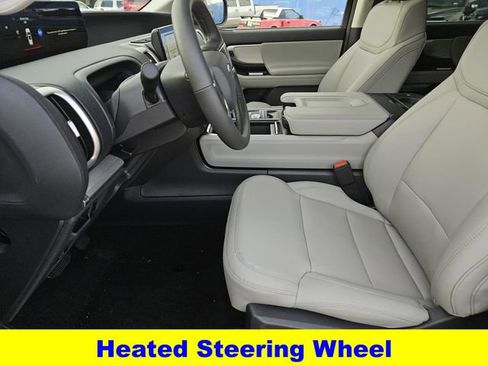 New 2026 Ford Expedition Active image 21